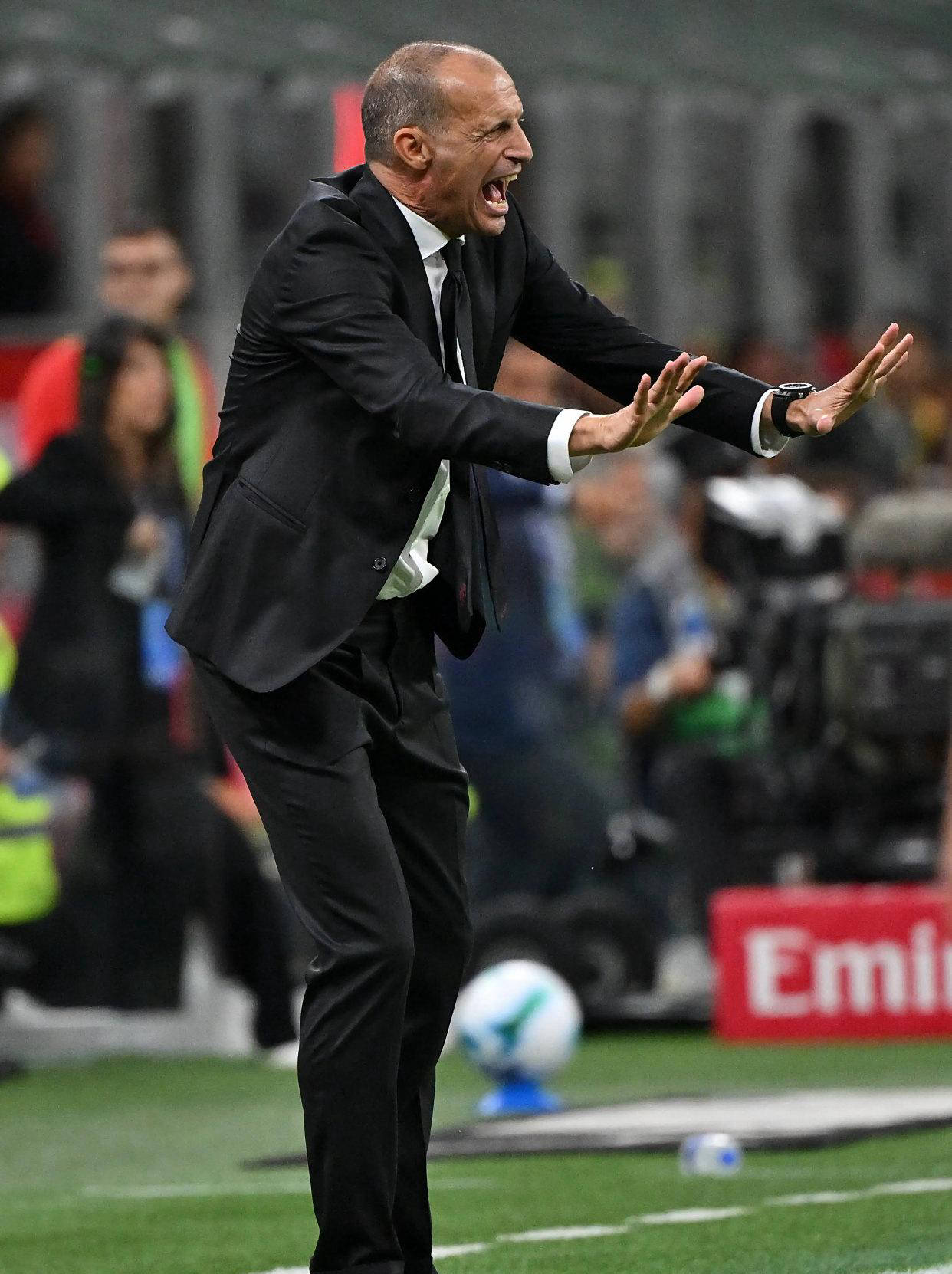 AC米兰训练开放日；今夜造点机会引欢呼；英超在即；控场能力受关注