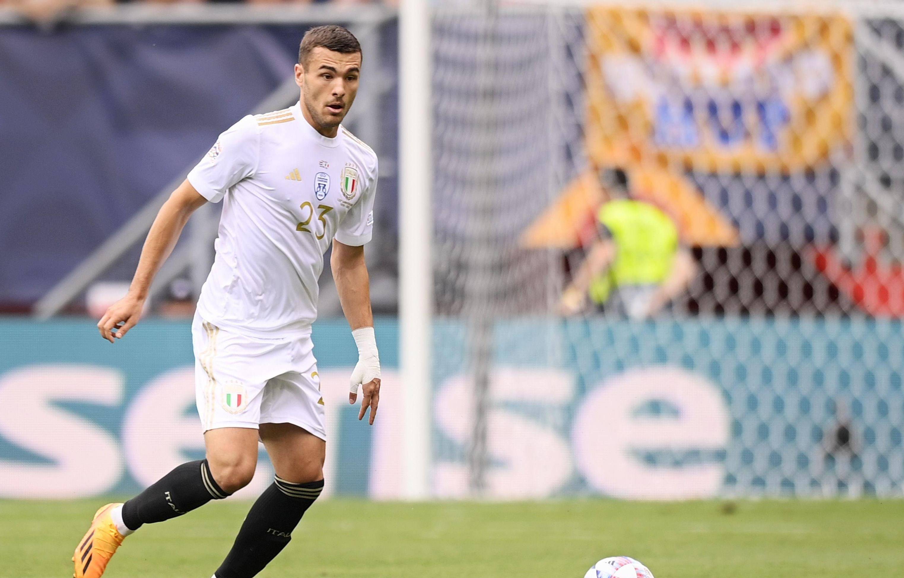 AC米兰训练开放日；今夜造点机会引欢呼；英超在即；控场能力受关注