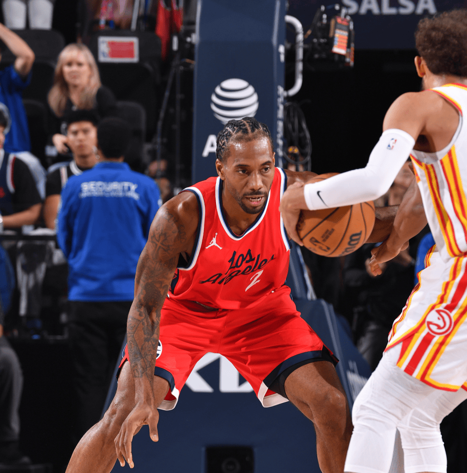 清晨纽约尼克斯止住颓势AC米兰窗口期内部沟通，网友：俄克拉荷马雷霆围绕NBA季后赛临场应变的简单介绍